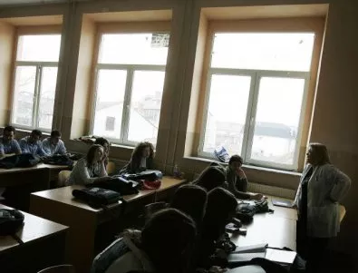 Учителските заплати в България - на опашката в цяла Европа