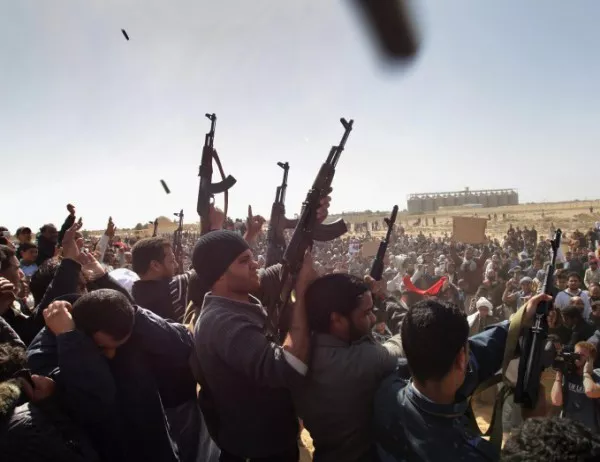 Настъплението на армията на Хафтар в Либия изглежда засега е спряно