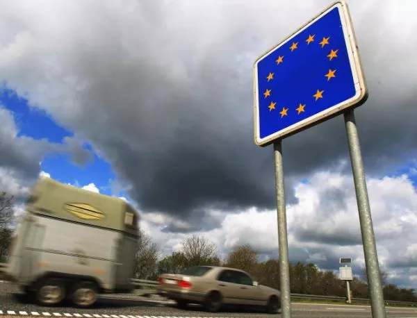 Чешки вицепремиер се обяви за затваряне на Шенген заради имигрантите
