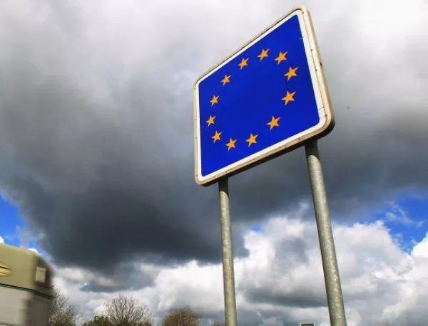 ЕС заплаши Гърция, че ще я изключи от Шенген
