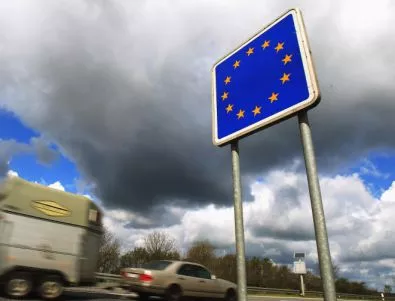 Юнкер видя бъдеще без Шенген