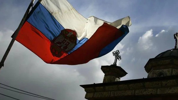 Атакуваха сръбския министър на образованието с... вода