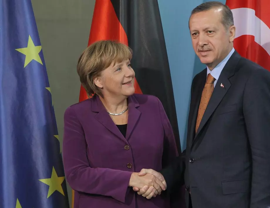 Меркел и Ердоган говориха по телефона за коронавируса