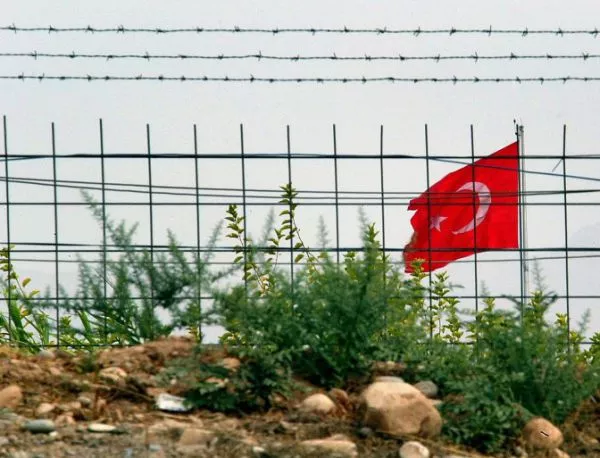 Турция задържа 23 предполагаеми джихадисти с 21 деца