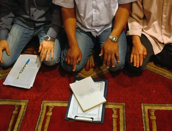 Холандската десница записа в манифеста си затваряне на джамиите и забрана на Корана