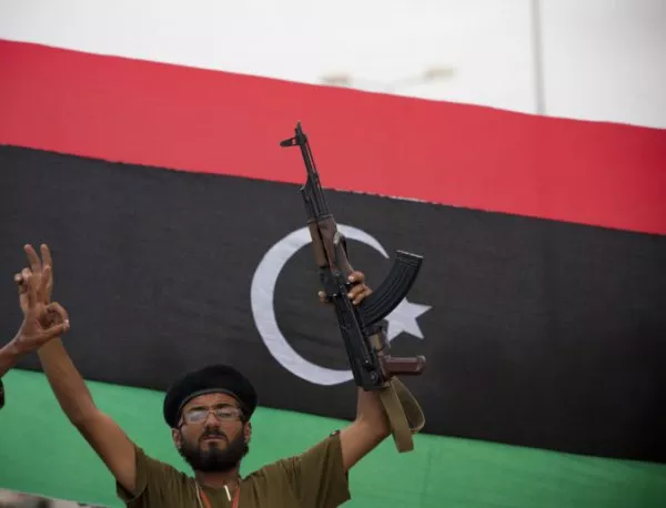 Либия започна удари срещу главния град на "Ислямска държава" 