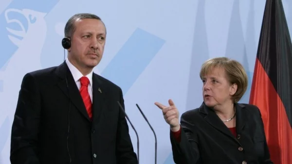 Ердоган призова турците в Германия да не гласуват за Меркел*