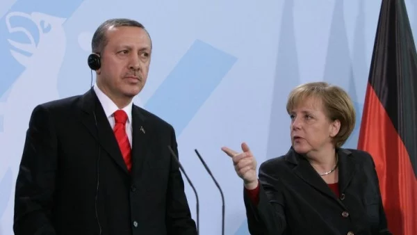 Ердоган искал да възстанови добрите си отношения с Меркел