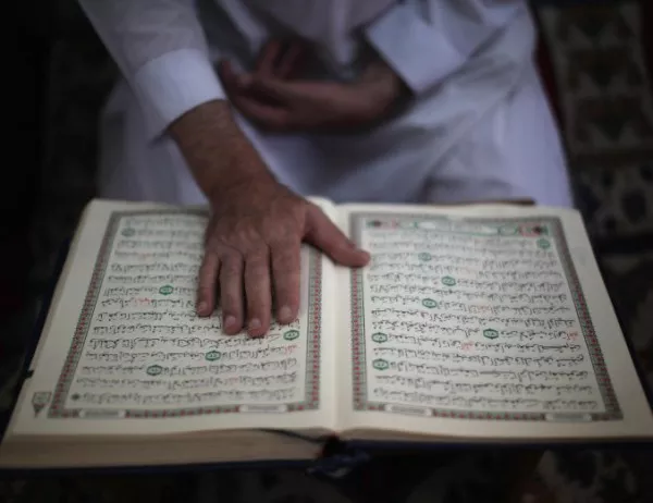 Турция реагира остро на френски призив за редакция на Корана