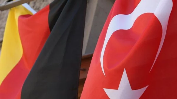 Турция с предупреждение към Германия относно признаването на арменския геноцид