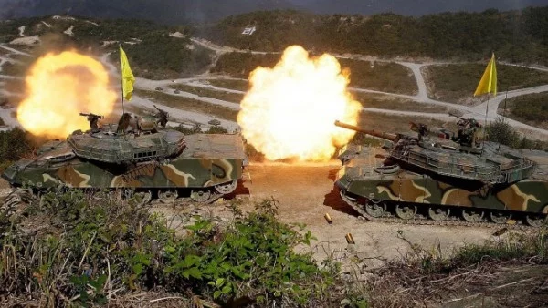 Военните разходи намаляват в световен мащаб и през 2013 г.