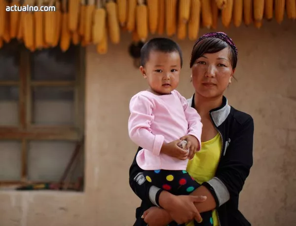 Китай смекчава политиката на едно дете