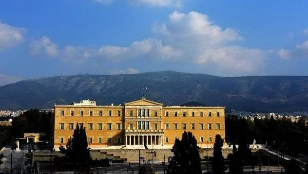 Германия: Гърция няма да получи пари без да изпълни обещанията си 