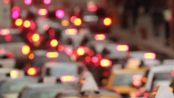 Повече от 100 000 автомобила ще напуснат столицата