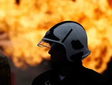 Мъж е ранен при пожар в Благоевградско