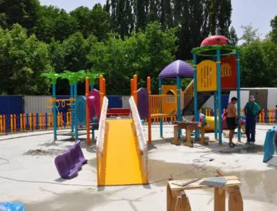 Продължава набирането на средства за изграждане на детска площадка за деца с увреждания във Велико Търново