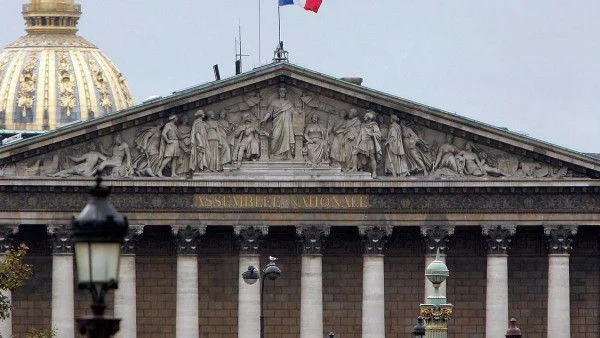 Френското разузнаване подслушвало телефони по цял свят