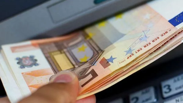 Разбиха група, теглила милиони евро от банки