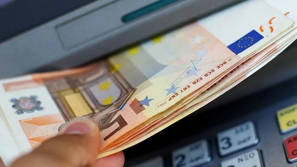 Банковата тайна скоро може да е табу за половината планета