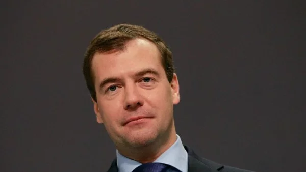 Медведев е оторизирал разполагането на руски бойни самолети на Итуруп