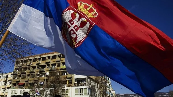 МВФ иска заплатите и пенсиите в Сърбия да бъдат намалени с 10%