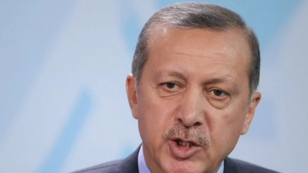 Поздравление на Ердоган вместо сигнал на мобилния телефон