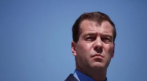 Медведев: Няма отрасъл в Русия, който да не е пострадал от санкциите