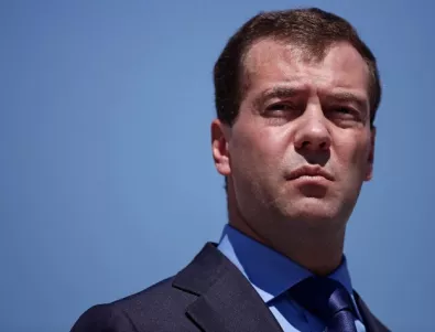 Медведев: Ще ограничим полетите над Русия при нови санкции
