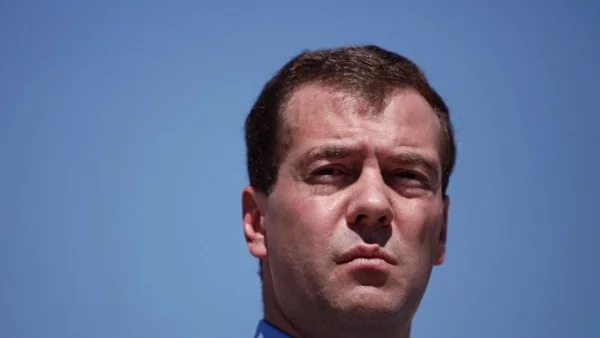 Медведев призова за решителни действия срещу ИД