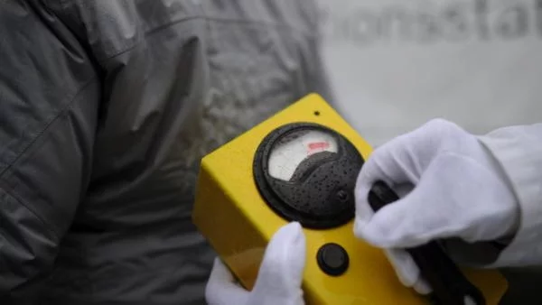 Замразяват радиоактивна вода в АЕЦ "Фокушима-1" 