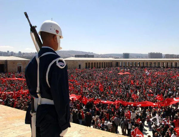 Ердоган върна редица правомощия на военните