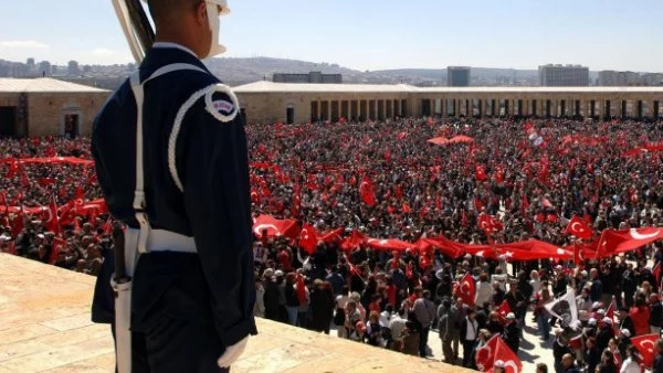 Турция може да ликвидира системата на военните съдилища