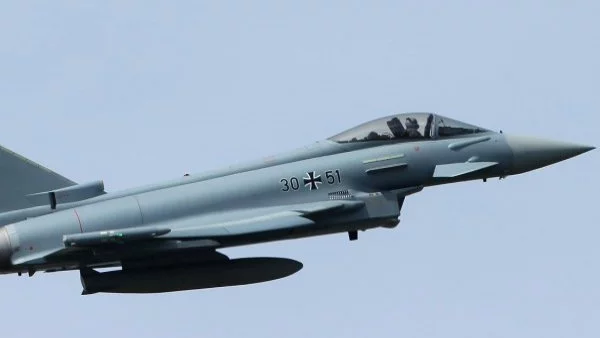 Изтребител на НАТО се опита да се приближи до самолета на руския военен министър