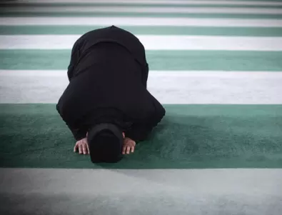 Заплашили със смърт тийнейджърка заради клипове, в които критикува исляма