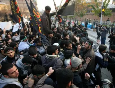 Ирански демонстранти нахлуха в посолство на Саудитска Арабия