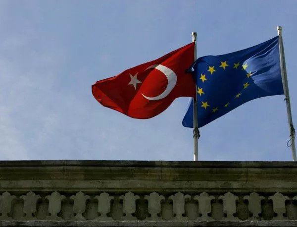 ЕС обвини Турция в отстъпление от върховенството на закона