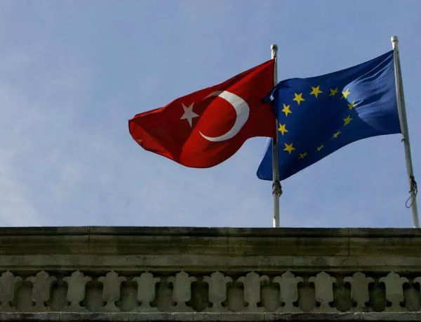 Заради бежанците ЕС дава на Турция 3 млрд. евро и безвизов режим
