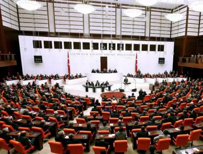 Турският парламент отвори пътя за референдум по конституционните поправки