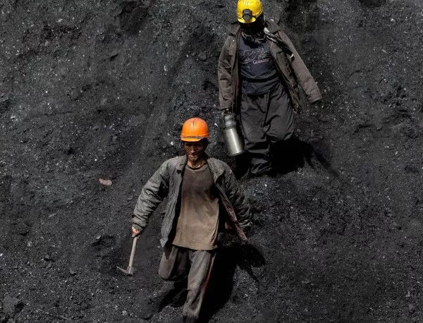 Бургаските миньори отново стачкуват