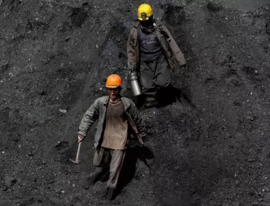 Близо 500 миньори блокирани под земята в Източна Украйна 