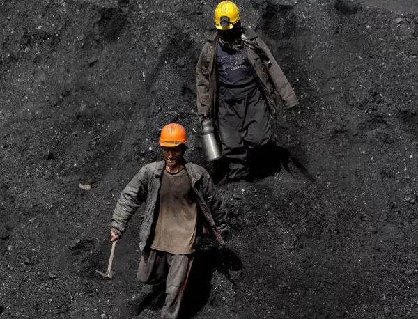 Заплати в мина "Черно море" няма, миньорите ще нощуват под земята