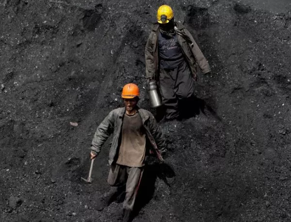 Съкратените миньори от мина "Черно море" получиха 60% от заплатите си за март