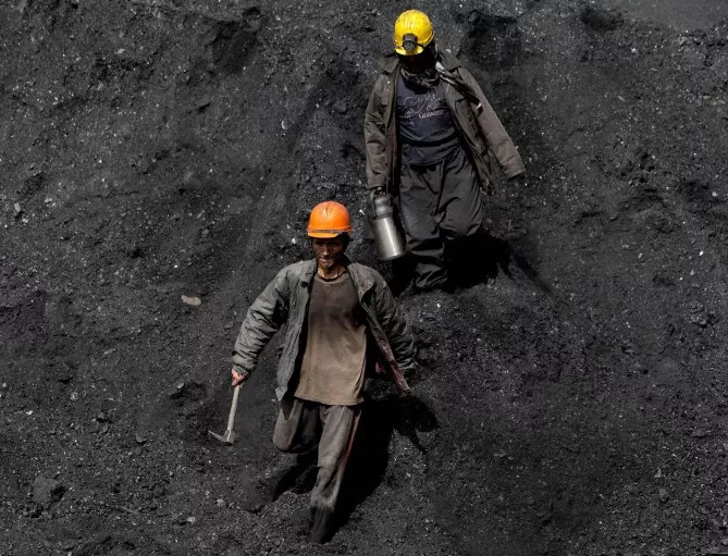 Пак трагедии в Китай, десетки миньори загинаха