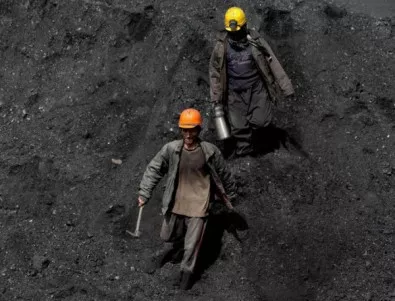 Блокираните под земята близо 1000 миньори в Африка излязоха навън