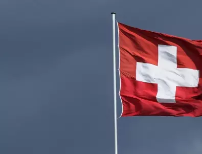Жена нападна и рани с нож две жени в магазин в Швейцария 