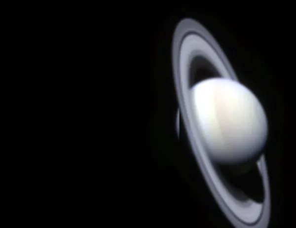 "Касини" започна финалното си спускане в атмосферата на Сатурн