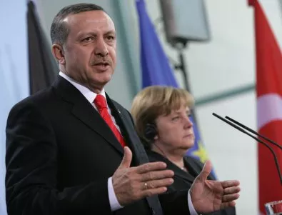 Ердоган продължава да се заяжда с Меркел на тема геноцид