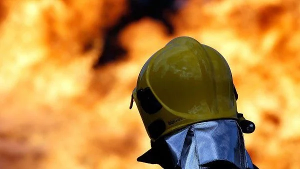 100 души са евакуирани от лондонски небостъргач заради пожар