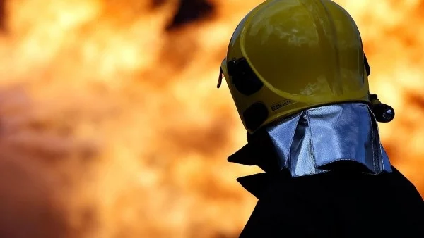 Ученички загинаха при пожар в общежитие в Турция