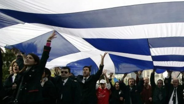 Хиляди на протест в Гърция заради убийството на младеж от полицай